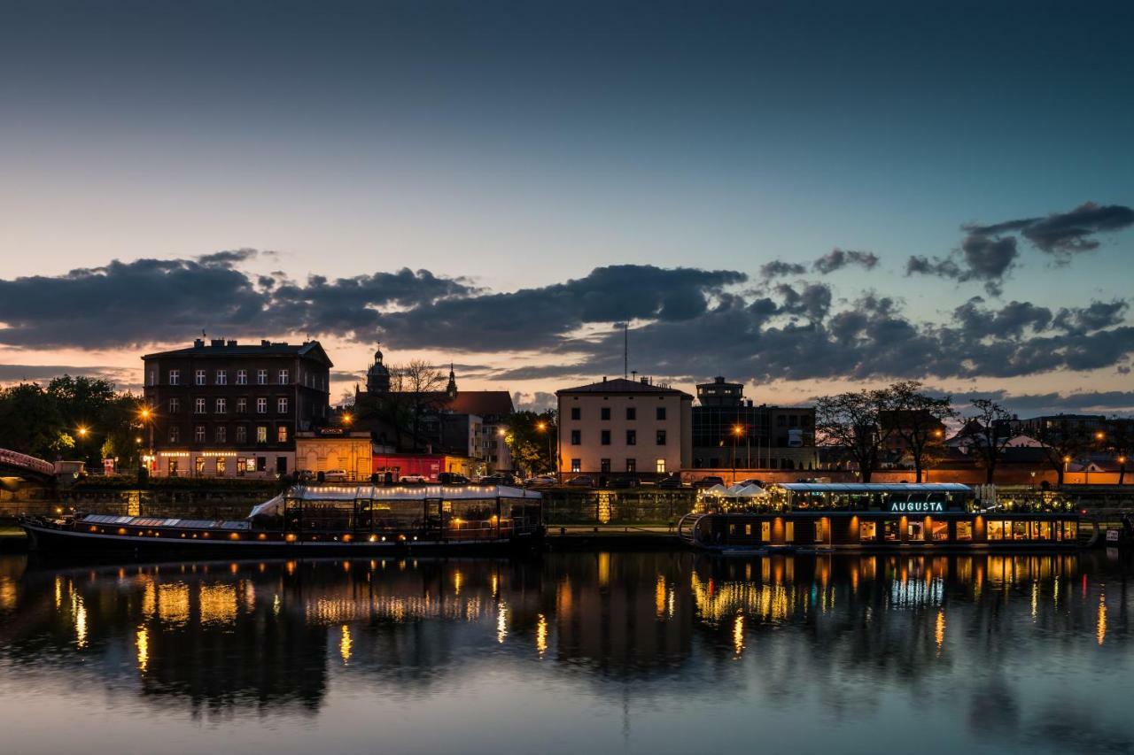 Home Far From Home Краків Екстер'єр фото